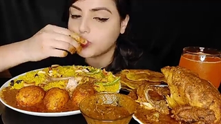 Eating Spicy Whole Chicken Curry,Duck Egg Curry,Masala Puri/ Luchi,Basanti Polao,Indian Food Eating