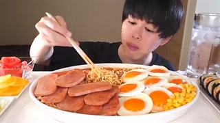 ASMR 目玉焼きスパム辛ラーメン Spicy Ramen EATING SOUNDS | 咀嚼音 | MUKBANG | 먹방