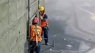 جمع آوری داربست فلزی و رعایت نکات ایمنی در ارتفاع با آنی حامی Ani Hami