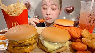 ASMR マック 辛ダブチ トリチ 倍ダブルチーズバーガー  McDonald's【日本語字幕】【咀嚼音/ Mukbang/ Eating Sounds】