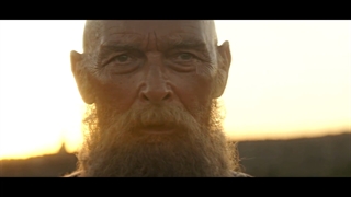 مرد! گمان نکن که ما از حال شما بی خبریم...