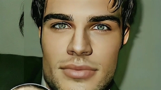 برنامه گریم چهره با faceapp