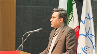سخنرانی دکتر علویان مهر مسئول مرکز نوآوری شهرداری شیراز فارس رویداد ملی تاثریا