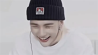 HAPPY BIRTHDAY TO OUR HYUNJINI♥