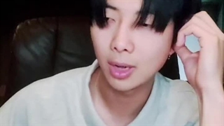 (کپشن) نامجون اومده بود لایو