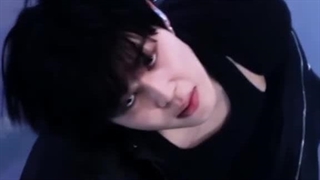 بچه هاااااااااا، جیمین اولین و تنها سولوییست کیپاپه که نامبروان هات ۱۰۰ دبیو میکنه