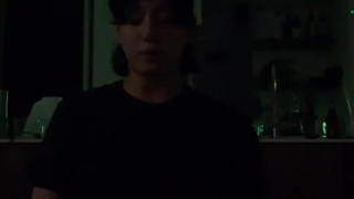 لایو کامل آموزش تا کردن شُرت با جونگکوک :) ◇◇◇ اومد شرت هاشو تا کرد رفت