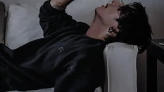 جونگ کوک تو فیکشناvs جونگ کوک در واقعیت