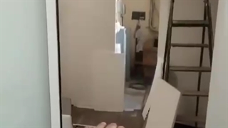 باز و بسته شدن درب شیشه ای تک لنگه، فرمان بدون اصابت دست (ویژه بیمارستان ها)