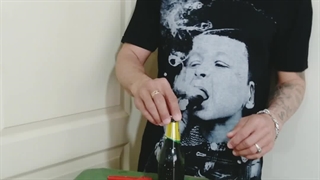 چالش درب بطری تیک تاک (میلاد تاتو)