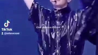 یه نفر رو پیدا کنین که این طوری که ته ره نگاه میکنه نگاتون کنه *-*