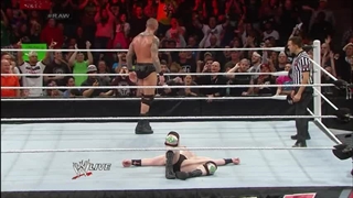 مسابقه کشتی کج بین شیمس و رندی اورتون در ماندی نایت راو 2014