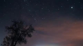 تایم لپس آسمان در شب 