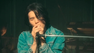 کات کامل منتشر شده از لایو کلیپ آهنگ People در مستند SUGA: Road To D-DAY