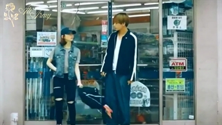 دارم از دردت می‌پیچم ب خودم:)..برداشتی از موزیک ویدیو اهنگ "scenery" از کیم تهیونگ..{تقدیمی خاص} (کپ مهم!)