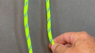 گره زدن طناب برای نماشویی ساختمان