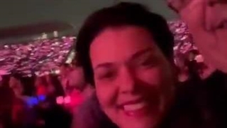 مارسیلو ابرارد وزیرامورخارجه همراه همسرش در کنسرت بلک پینک