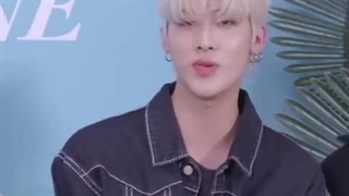 پسری از داستان ها و صدایی جادویش ریکی قشنگمون