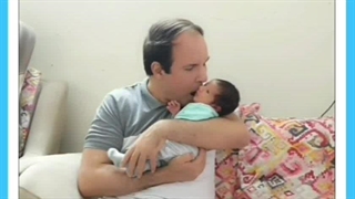 وقتی نی نی کوچولو پرستار تپل میخواد