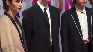 غم تو چهره اونوو موج میزنه شکسته