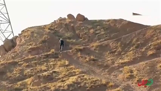 فرزند ایران |  مهارت این کوهنورد تبریزی برافراشتن پرچم ایران است!