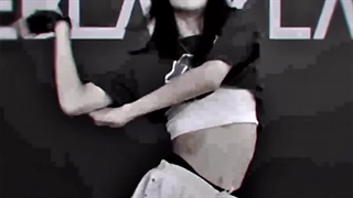 کلیپ خفن از لیسا (لیسا رپره ولی وکالش خیلی خفنه)