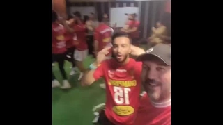 ویدیوی رقص بازیکنان پرسپولیس دیشب ( ولی انصافا اون آهنگ چی بود اخه)