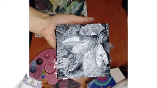 چالش نقاشی با چاپ برگ روی بوم