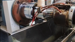 روغن گیری نارگیل به روش پرس سرد در شرکت رهام تجهیز