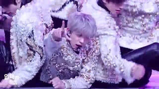 فنکم هیسونگ hesseung از انهایپن enhypen در اجرای bite me