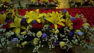 آیین گل آرایی ضریح مطهر و منور سلطان علی ابن موسی الرضا علیه السلام