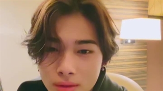 ویورس لایو نیکی "(ایموجی صورت زبون در آورده با چشمای بسته)" با زیرنویس فارسی