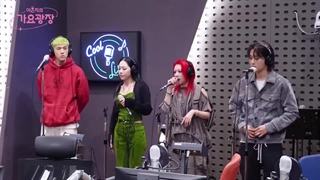 اجرای لایو آهنگ ICKY از کارد