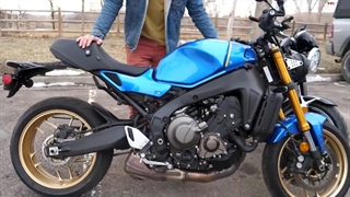 Yamaha XSR900 vs Kawasaki Z900RS