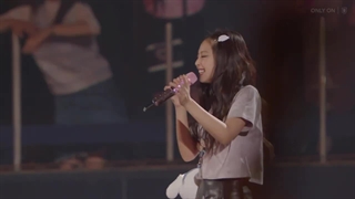 اجرا آهنگ stay و yeah yeah yeah از بلک پینک در کنسرت اوساکا ژاپن