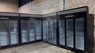 یخچال سه درب ویترینی پشت بسته