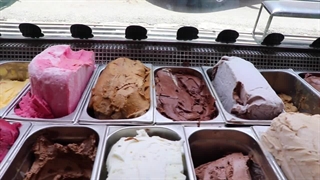 بستنی حاج عزیز