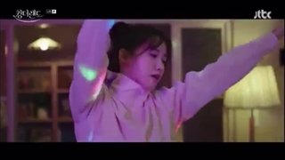 دخترا وقتی پیش رفیقاشونن‌ 