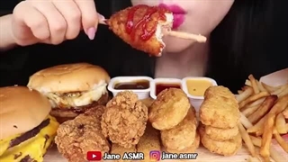 ASMR MCDONALD'S TRIPLE CHEESE BURGER CHICKEN NUGGETS FRIES 맥도날드 먹방 EATING SOUNDS