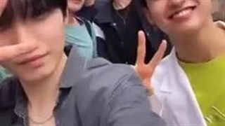 یایا رفته ژاپن شیریو و هایوتو هم رفتن به استقبالش :>