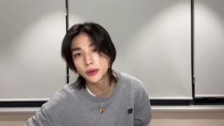 لایو هیونجین استری‌کیدز پارت2 + زیرنویس‌فارسی