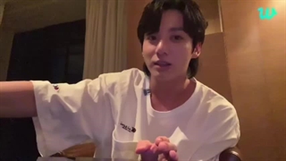 لایو جونگکوک ( BTS) در ویورس ( keke)  با زیرنویس فارسی آنلاین ♡♡ ( درخواستی)