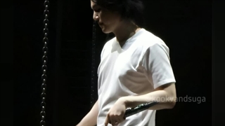 عکس منتشر شده از شوگا در ساندچک روز دوم ^_☆