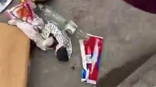 کلیپ طنز | وقتی که بابک بستنی میخوره