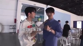 کمپانی و جوون وون اعلام کردن که سر قرار داد به نتیجه نرسیدن و جوون گروه رو ترک میکنه و تاریخ دبیو پسرا ۲۱ سپتامبر مشخص شد