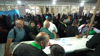 با اجازه‌ی امام رضا علیه‌السلام / خادمیِ حسین(ع)، در شهرِ خاندانِ ثامن الائمه(ع)