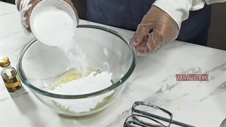 کیک اسفنجی ساده ِ کیک پایه تولد یه دستور خاص با پودر قند و بافت پنبه ای