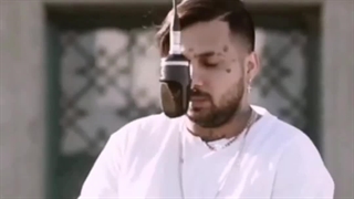 اقا یه پوشک معذرت