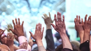 قاب‌هایی ماندگار از دلدادگی عاشقان حسین(ع) / مُحَرم از نگاه ۴۰ عکاس