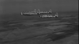 اعطای گواهی نامه پرواز جت به خلبانان نیروی هوایی شاهنشاهی؛ پرواز تیم اکروجت، قلعه مرغی شهریور ۱۳۳۷